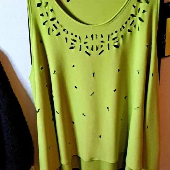 NWT Sympli Green Cut Out  Design Sleeveless Tunic With Flare Bottom - Picture 3 of 6